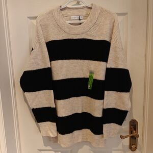 NWT PRIMARK STRIPED BLACK AND CREAM KNIT SWEATER